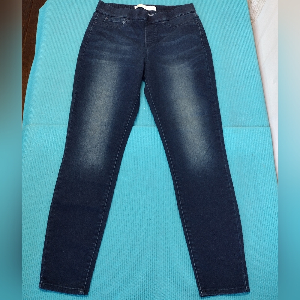 Signature By Levi Strauss Womens Pull-On Skinny Totally Shaping Jeans 10M
